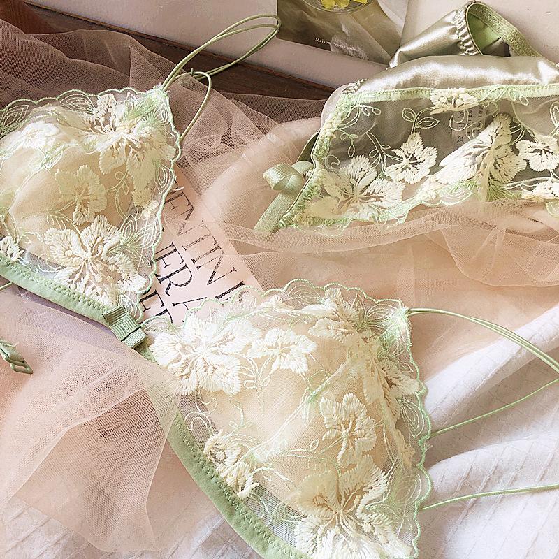 Женское сексуальное нижнее белье с треугольной чашкой, французский ультратонкий кружевной комплект с бюстгальтером и вышивкой в виде цветов для молодой девушки, комплекты бюстгальтера и трусиков с подкладкой