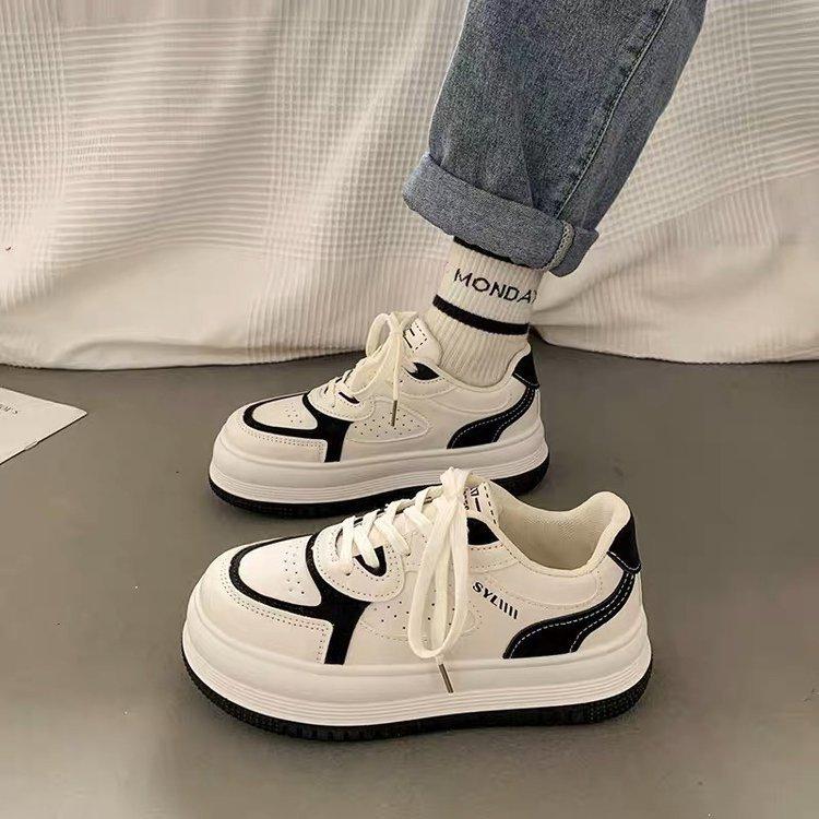 Инс корейская версия маленьких белых туфель женские 2025 осень новые студенческие кеды универсальная цветовая гамма туфли на платформе спортивная и повседневная обувь