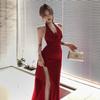 Чувство дизайна, Темперамент, Праздничный стиль, Красное платье с вырезом на шее, V-образным вырезом, высоким разрезом, Тонкое и высокое платье, Юбка платья