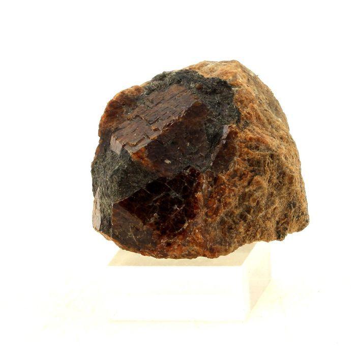 Pierres et Minéraux. Grenat Grossulaire-Andradite. 177,0 ct. Pyrénées-Orientales, France..