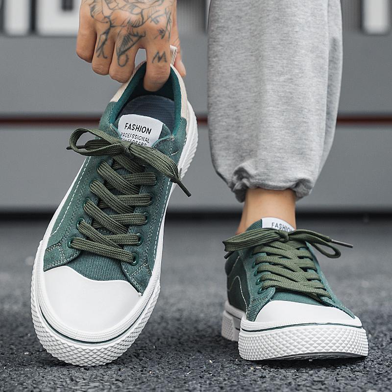 Lightweight Men's Canvas Shoes New Fashion Sneakers For Men Comfort Casual Shoes Outdoor Vulcanized Shoes Flat Walking Male