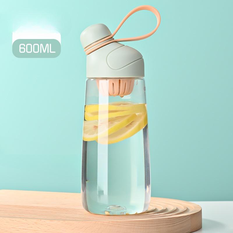 In Summer, Large-capacity Plastic Cups Are Cute and High-valued, and Ladies Conveniently Take Portable Cups for Outdoor Sports Kettles.