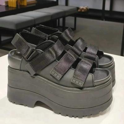 Модные зимние высокие каблуки челси с цепочкой на платформе до колена женские роскошные туфли 2024 года модные новые тенденции на шнуровке на танкетке с застежкой-молнией