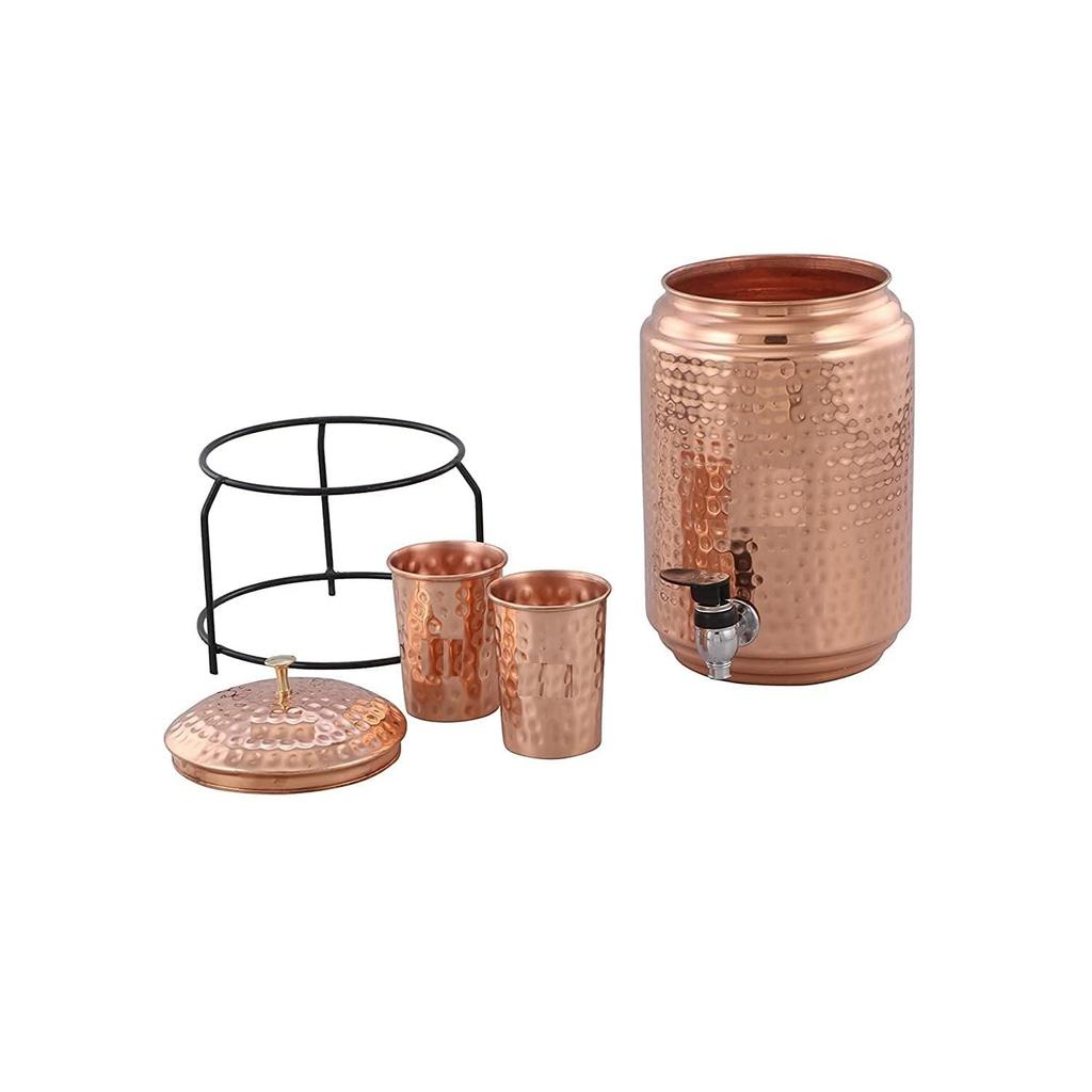 Медный диспенсер для воды объемом 5 литров с подставкой и 2 стаканами, не содержит БФА, нетоксичный, кованая текстура, не ржавеет и долговечный, с дополнительными полезными для здоровья свойствами меди