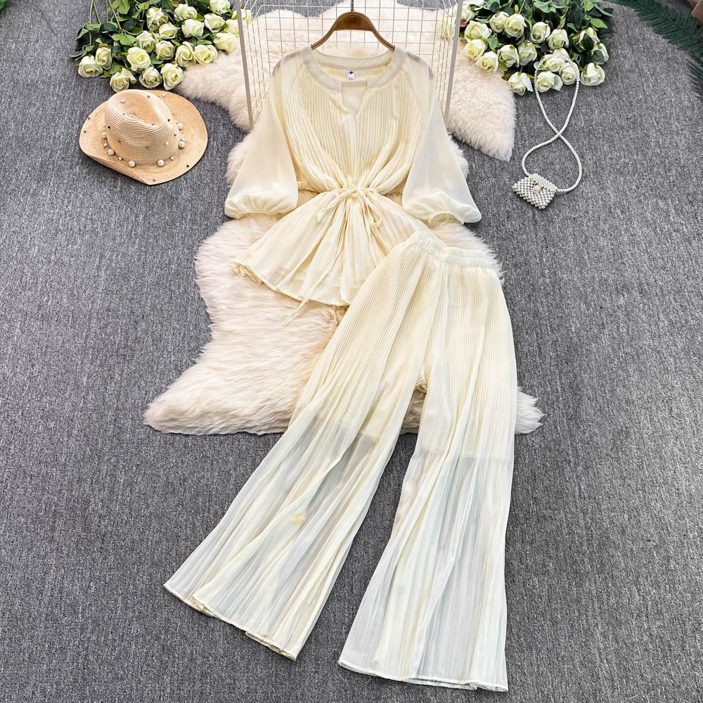 Весна-лето Женский плиссированный комплект из двух предметов Элегантная шифоновая блузка с V-образным вырезом и драпировкой + широкие брюки с высокой талией Костюм из 2 предметов для женщин Новый