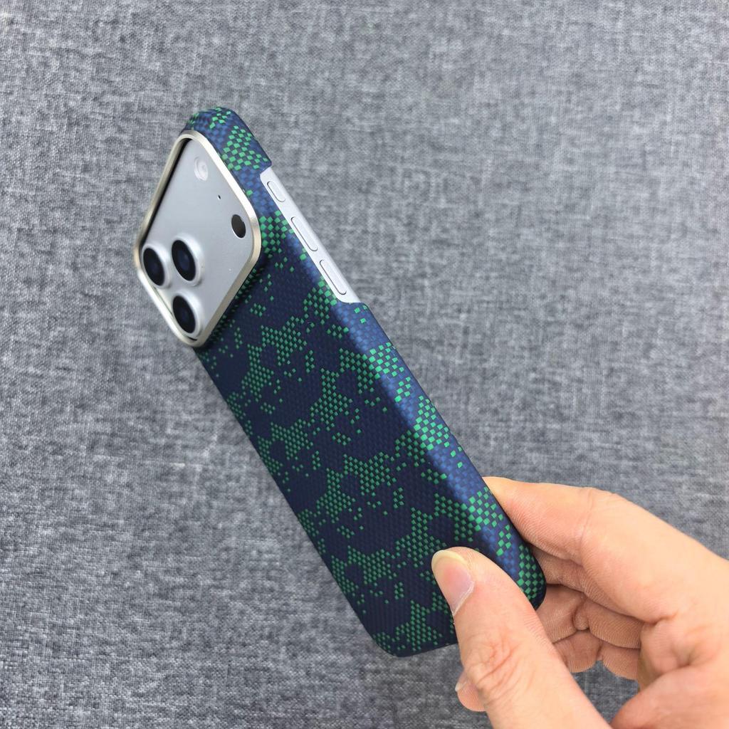 Магнитный чехол Kevlar для iPhone 17 Pro Max - Ударопрочная крышка из углеродного волокна
