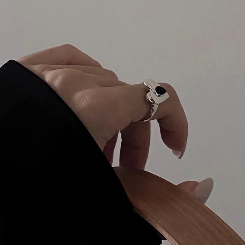 Unique Geometric Design Adjustable Black Agate Heart Ring For Women Fashion Jewelry