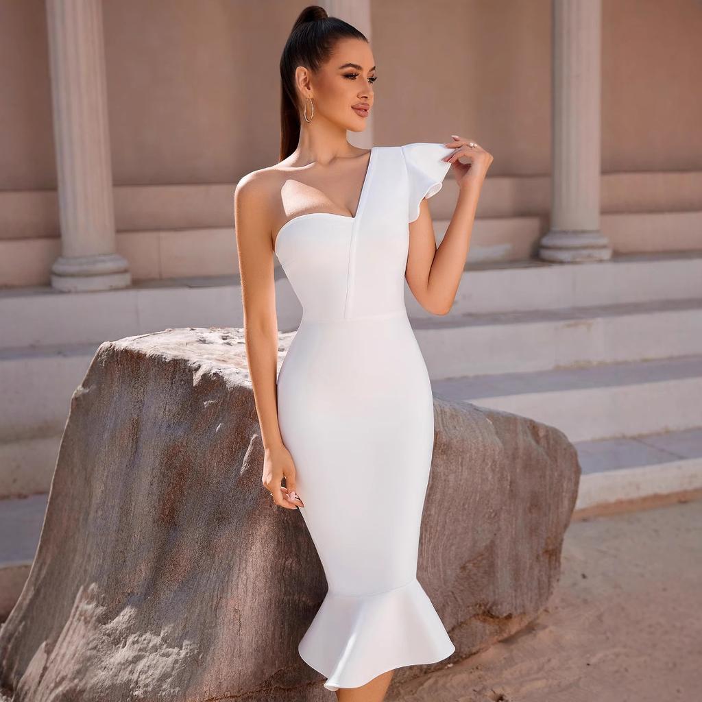 European and American sexy women's shoulder temperament elegant fishtail bandage skirt, light and tight banquet party party dress