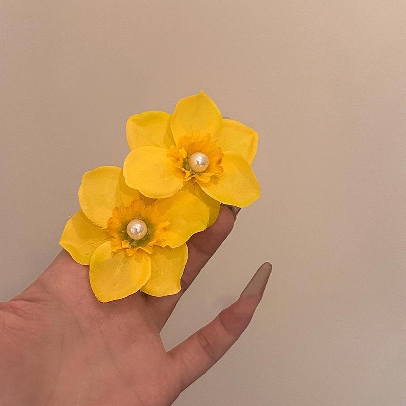 Маленькие свежие желтые серьги-пусеты с сетчатыми цветами, летние милые серьги-пусеты в стиле легкой роскоши, отпускной стиль, высококлассные серьги