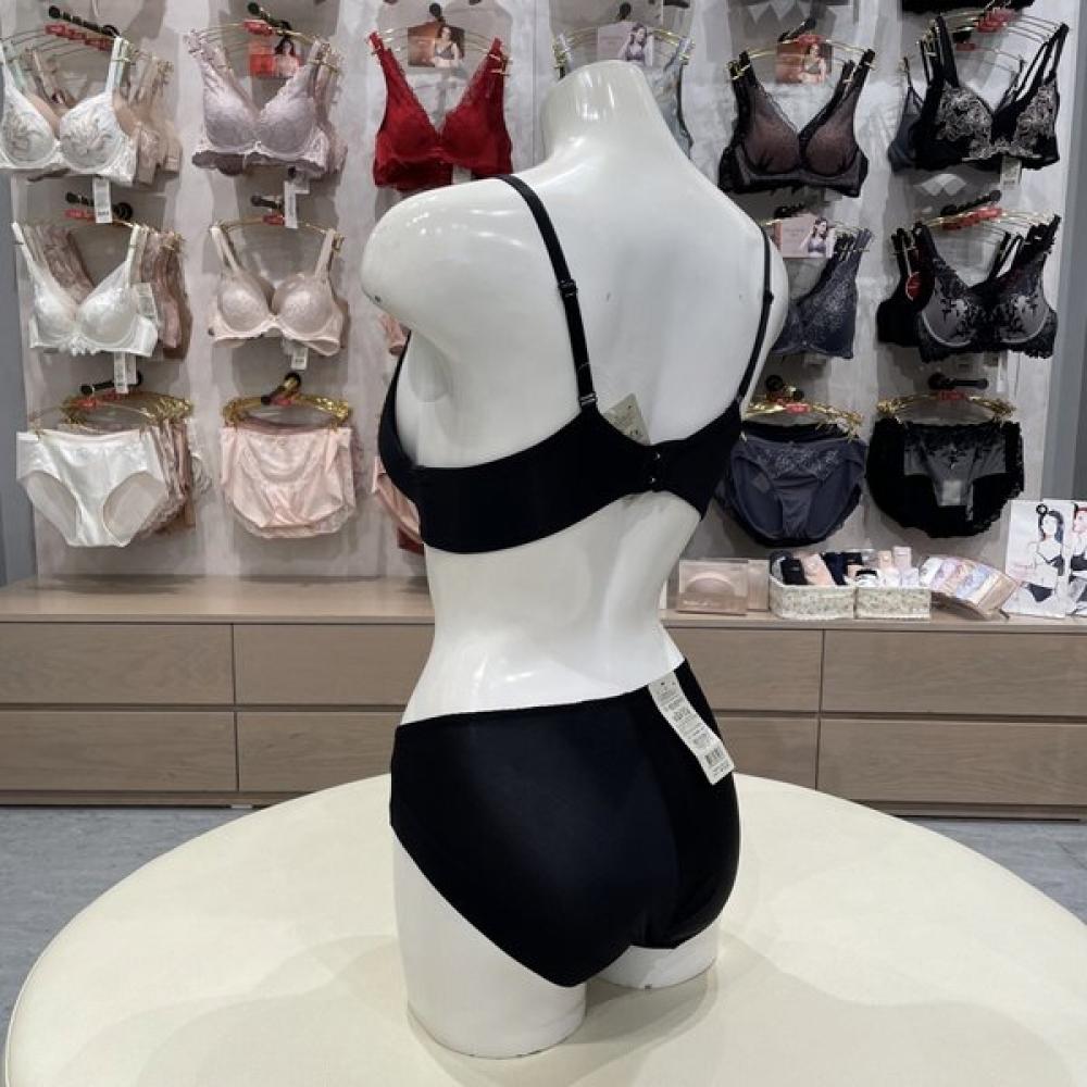 Triumph Black Everedge Freshbra Hampanty Set  Tbwbrr13tbwbpr13bk 