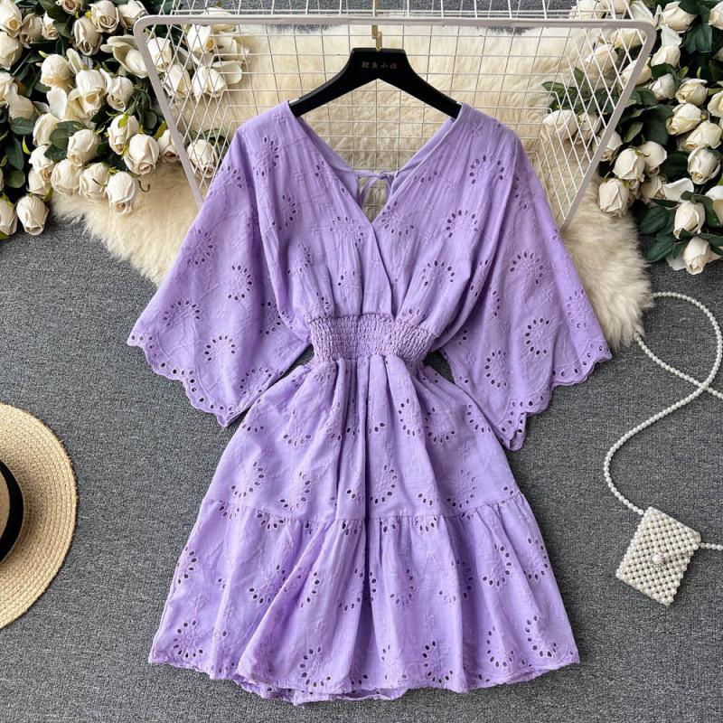 Super fairy lace hollow waist V-neck dress women's summer new vacation fairy wind French sweet doll dress