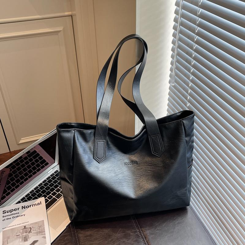 Large Capacity Bag Women's New Casual Versatile Tote Bag Retro Fashion Shoulder Bag Commuter Bag