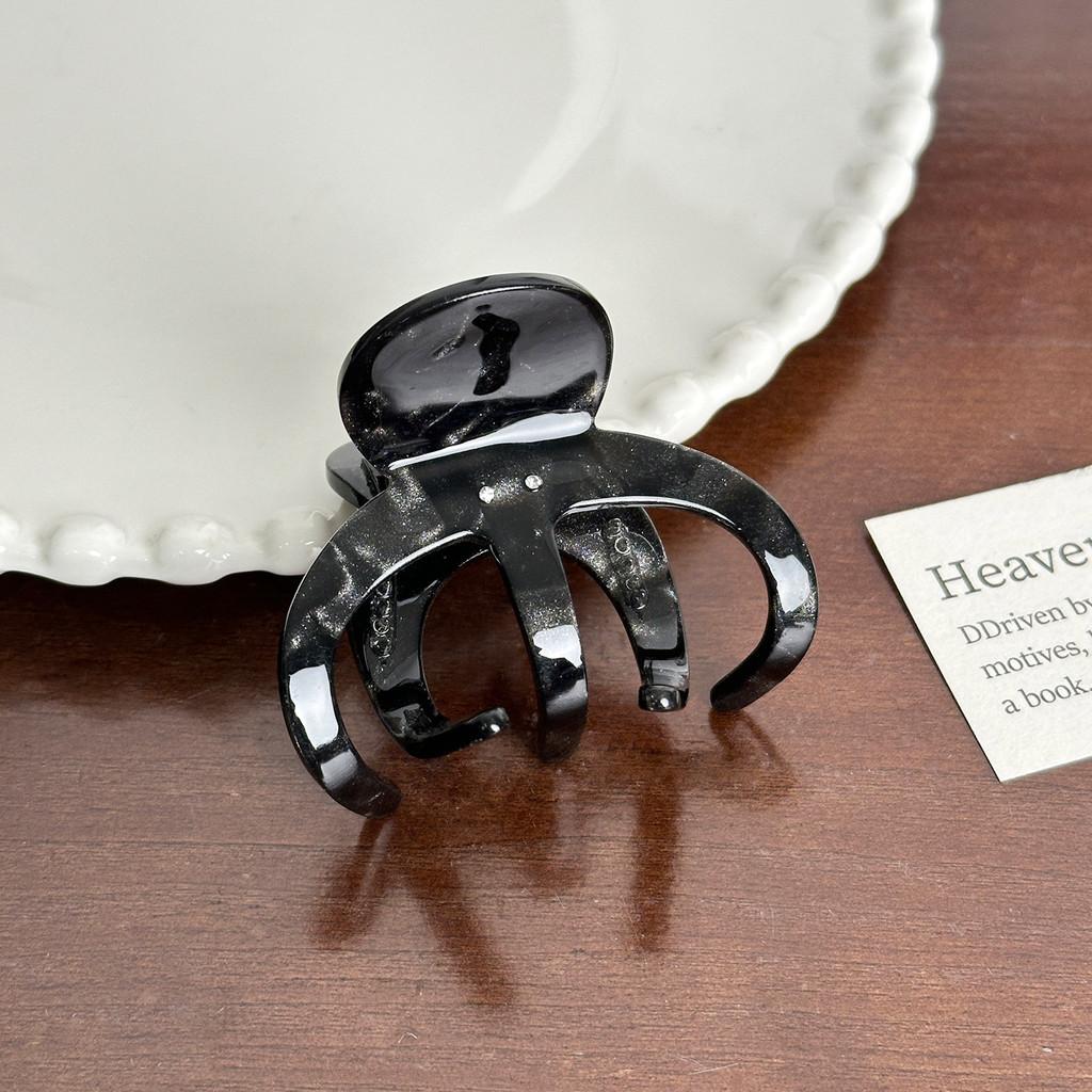 Gorgeous Acetate Floral Hair Claw Clip For Trendy Hairstyles And Statements Fashion