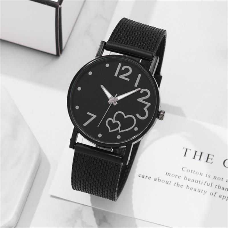 Women's Leisure Fashion Network Women's Watch with Love Shape Quartz Wrist Watch