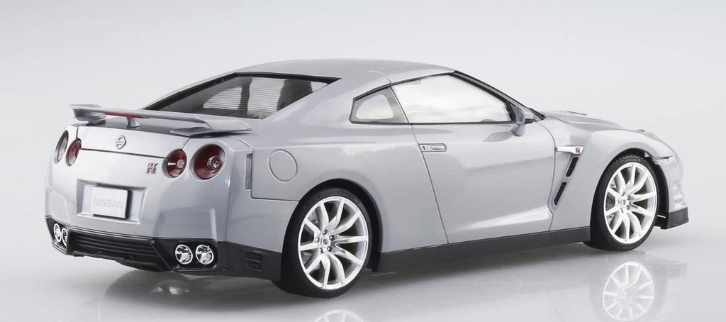 Aoshima Bunka Kyozaisha Prepainted Model Series Nissan R35 2014 Ultimate Metal Silver Painted Plastic Model 1/24 GT-R 02-A