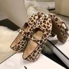 Мода 2024 года, горячая распродажа, женская обувь с пряжкой на ремешке, женская обувь на плоской подошве, модная повседневная обувь на плоской подошве с леопардовым принтом, новые туфли на плоской подошве с круглым носком и низким каблуком