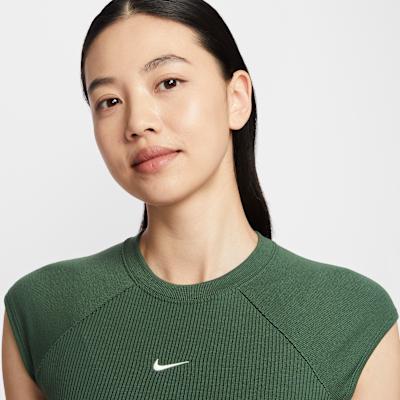 Nike T Shirts Women's Green Crew Neck Moderate