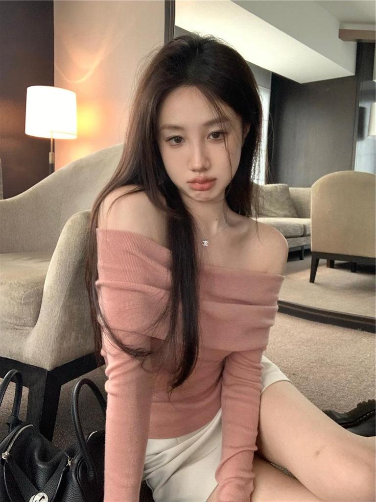 Women's Apricot One-Shoulder Knit Sweater: Soft, Long-Sleeve, Sexy Off-Shoulder Top for Autumn.