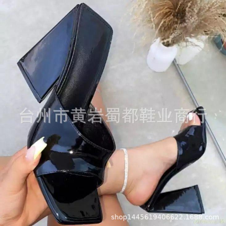 Европейские и американские туфли на толстом каблуке с одним словом и специальной формой каблука из лакированной кожи женские летние новые босоножки на высоком каблуке женские l