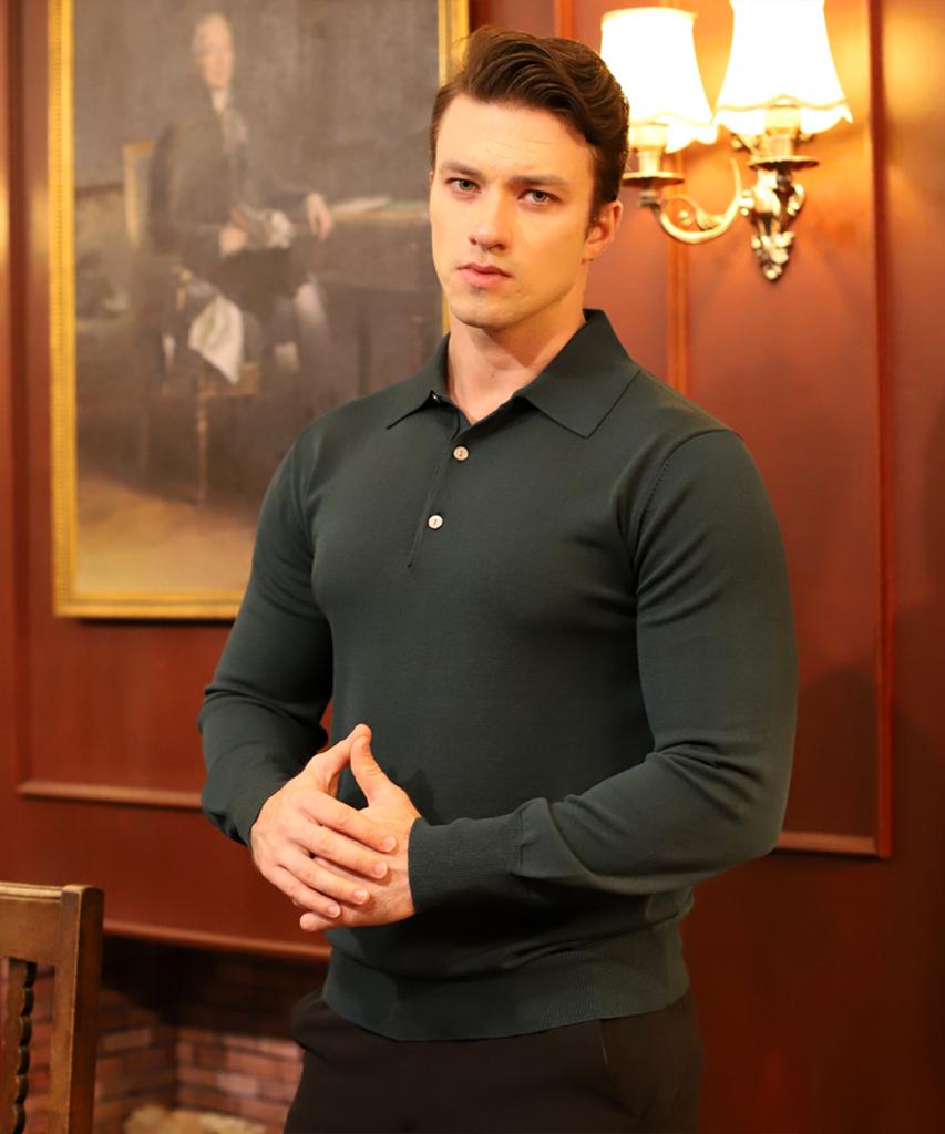 BOASTFIT Фирменный приталенный трикотажный пуловер с воротником и длинным рукавом Зеленый