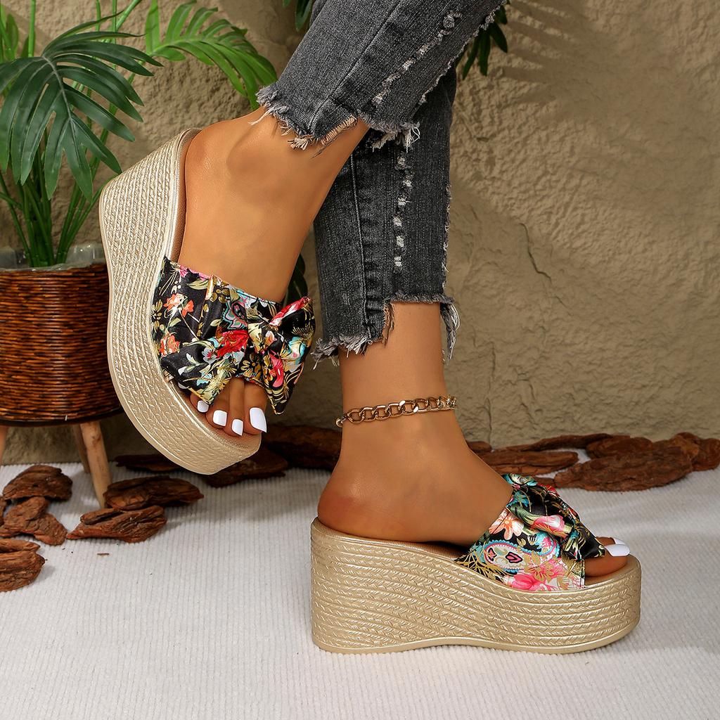 Европейские и американские новые шлепанцы на толстой подошве с принтом и надписью, женские большого размера, на танкетке, пляжные, крутые шлепанцы