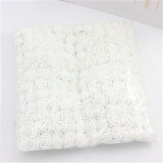 Несколько искусственных роз, реалистичное широкое применение, защита от выцветания