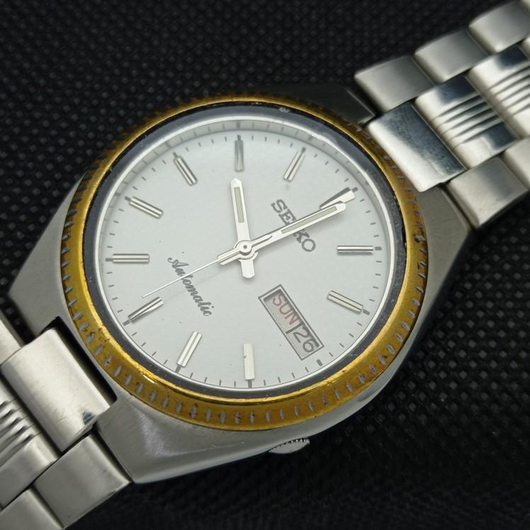 USED VINTAGE SEIKO AUTOMATIC 7009A JAPAN MENS D/D WHITE WATCH 621e-a415932-2 SKU621e-a415932