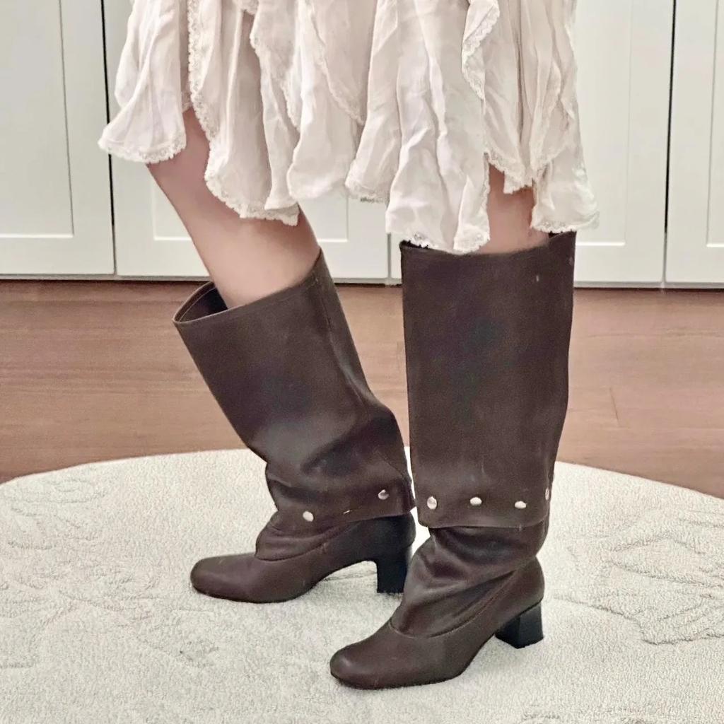Retro Pleated Autumn Winter Women's Fashion Boots Belt Buckle Long Boots Flat Heel Round Toe Women's Boots Roman Style