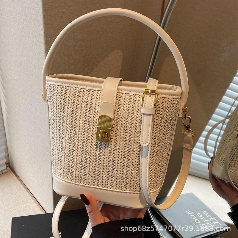 2005 New Large-capacity Straw Bag Niche Woven Portable Shoulder Bag Vacation Style Vacation Bucket Bag Lock Bag