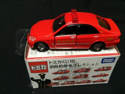 Лотерея Tomica 16 01 Коллекция пожарных машин Toyota Crown