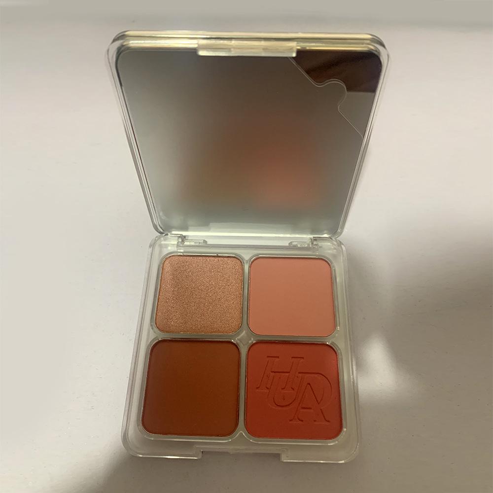 Палетка из четырех цветов румян и хайлайтеров Huda Beauty