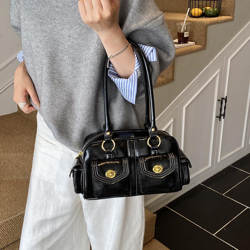 Retro Fashion Suede Shoulder Bag Multiple Pockets Motorcycle Crossbody Bag Underarm Bag Large Capacity Commuter Bag New Handbag