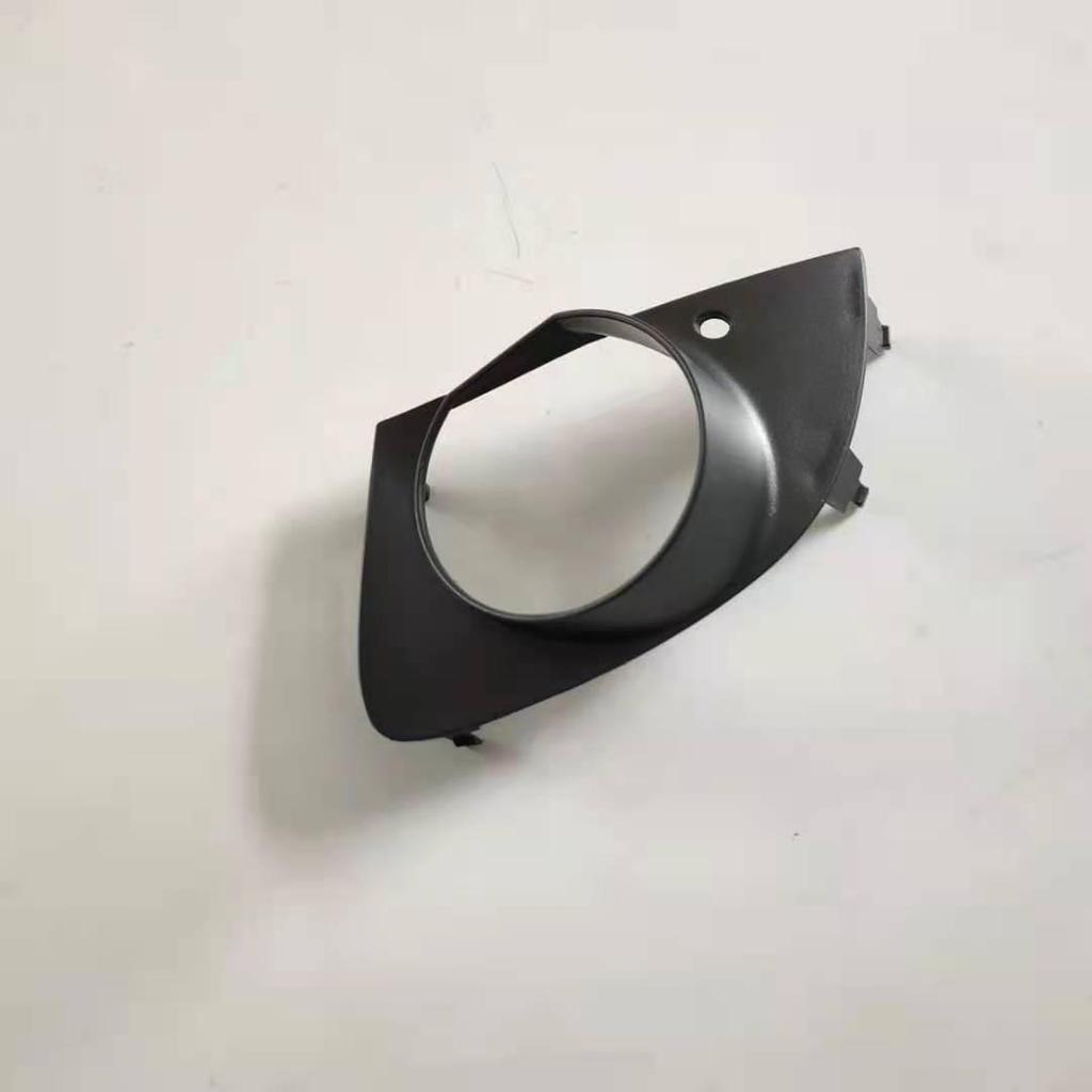 Рамка противотуманной фары переднего бампера BMW 7 серии E65/E66, левая/правая, номер детали #51117142179/51117142180