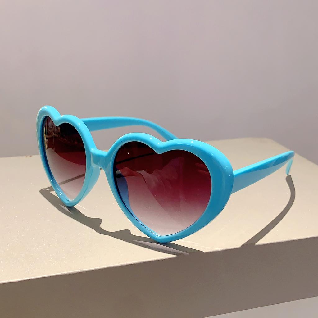 Heart Shaped Sunglasses Stylish Cute Multicolor Mirror Women Shades Trendy Retro Brand Design Fashion Gradient Eyewear