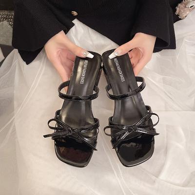 Лето 2025 новая ниша туфли на высоком каблуке крутые шлепанцы темпераментные босоножки с бантом с открытым носком на толстом каблуке крутые шлепанцы