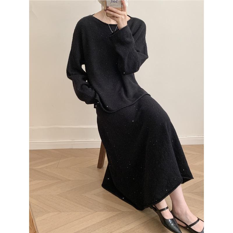 Женский комплект свободного покроя с круглым вырезом и юбкой-рыбьим хвостом в осенне-зимнем стиле