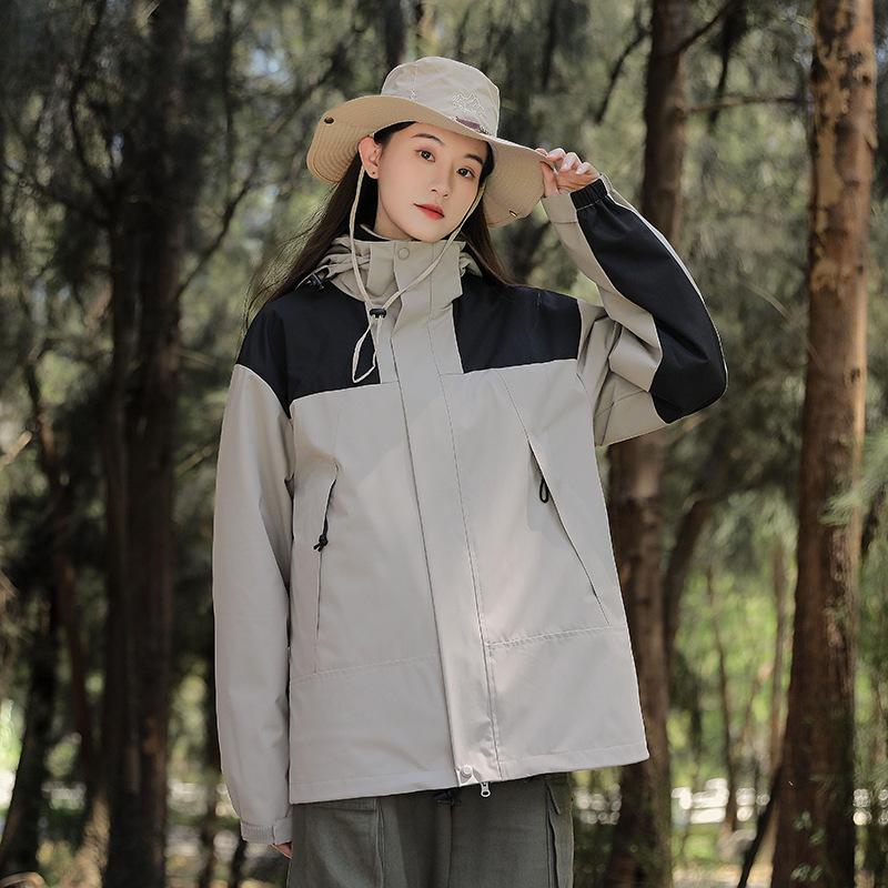 Winter Outdoor Jacket for Men and Women Three-in-one Two-piece Set Fleece Thickened Windproof Mountaineering Jacket