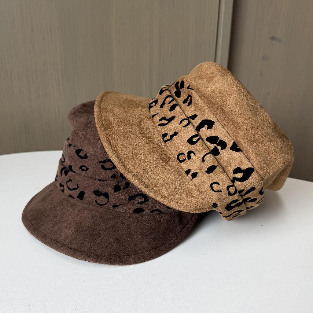 Fashion leopard print pleated suede equestrian hat women's autumn and winter British style flat top hat casual versatile newsboy hat