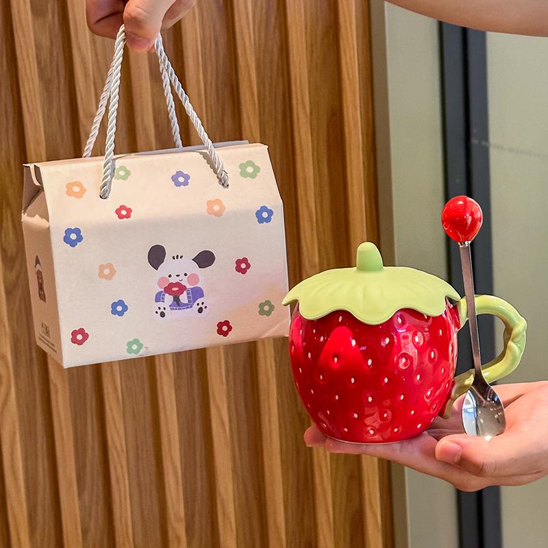 Girl's Heart Cute Strawberry Ceramic Cup Couple Mug with Lid for Girlfriend Birthday Gift Souvenir Gift Box