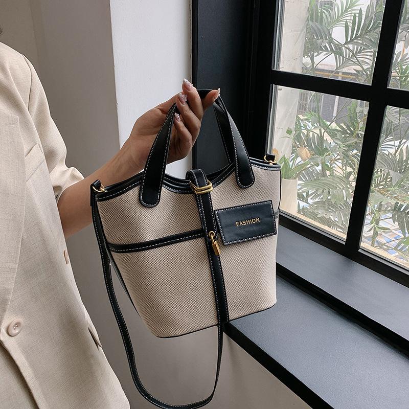 Холщовая нишевая контрастная цветная женская сумка 2025 лето новая корейская мода сумка через плечо сумка-мессенджер универсальная сумка-ведро