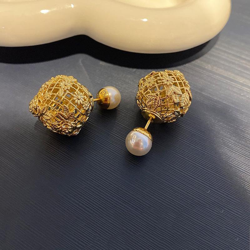 Круглые серьги-пусеты с жемчугом в модном придворном стиле, серьги с ретро-темпераментом, серьги с высоким чувством индивидуальности