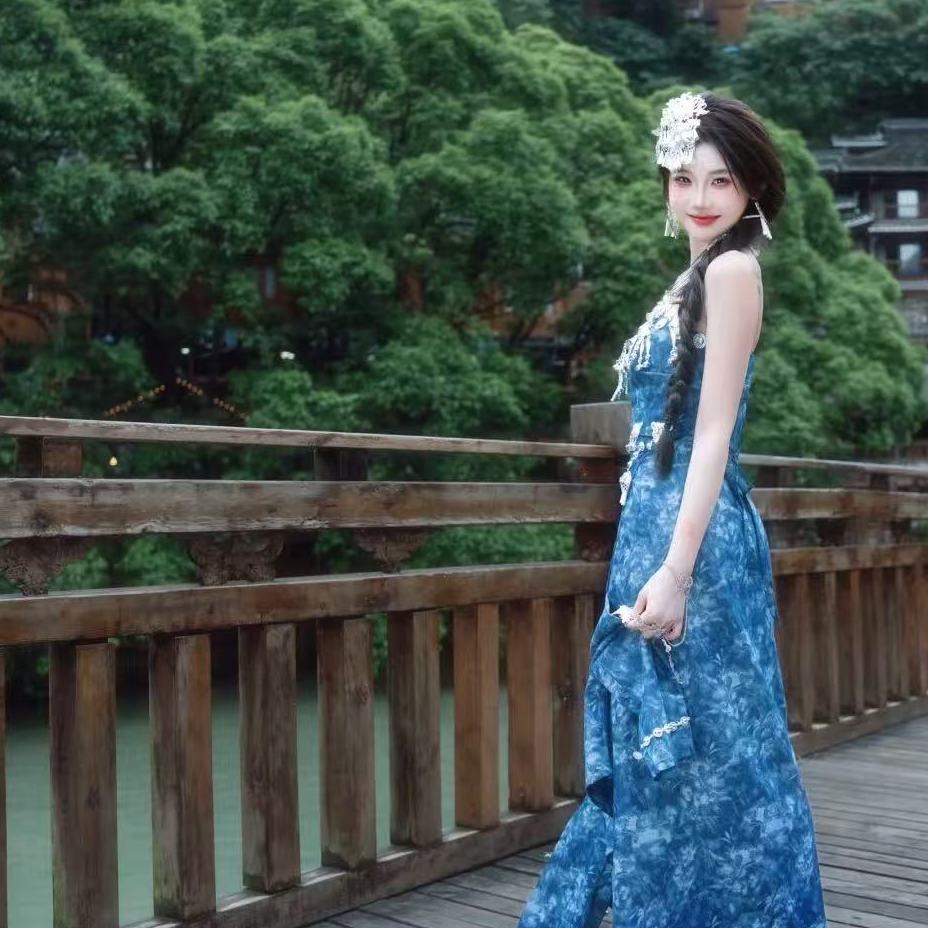 Мяоский этнический костюм для девочек - Синий батик, фотонабор