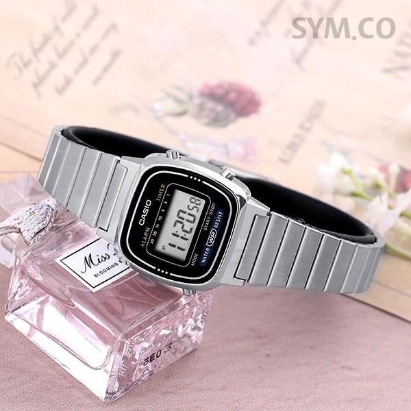 Casio Women's Small Size Retro Free Buckle Watch 670 Black + Battery Exchange Ticket Package