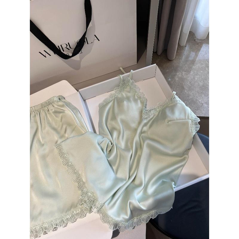 Ice silk pajamas for women with chest pads, pure desire wind loungewear, summer new suspender shorts, simulated silk thin styles can be worn outside