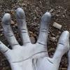 Artificial Hands 2pcs Creepy Plastic Bar Haunted House Decoration Halloween Prop