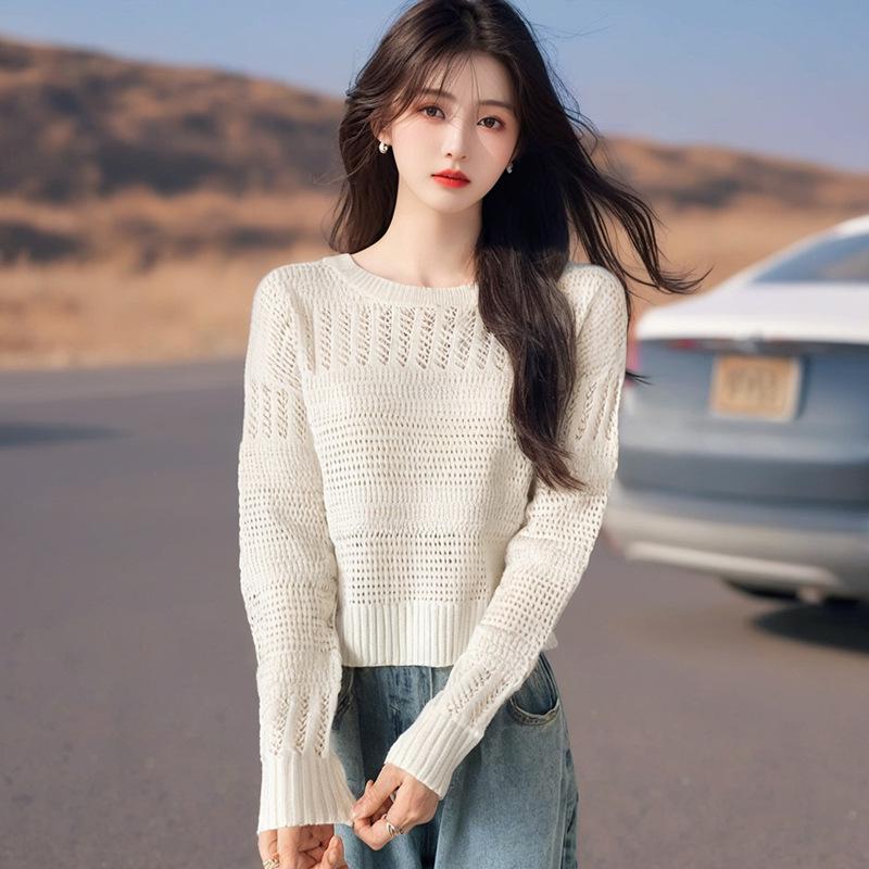 2025 Autumn Chic Loose Knit White Sweater with Round Neck for Women