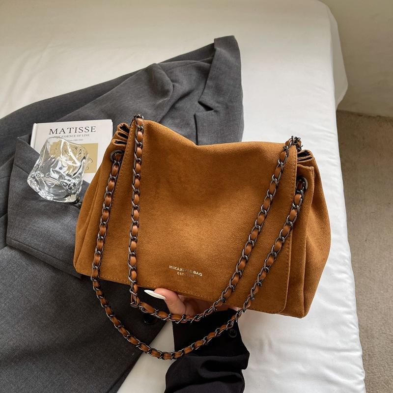 Textured Chain Versatile Women's Bag New Popular Fashion Large-capacity Leisure Commuting Shoulder Armpit Bag