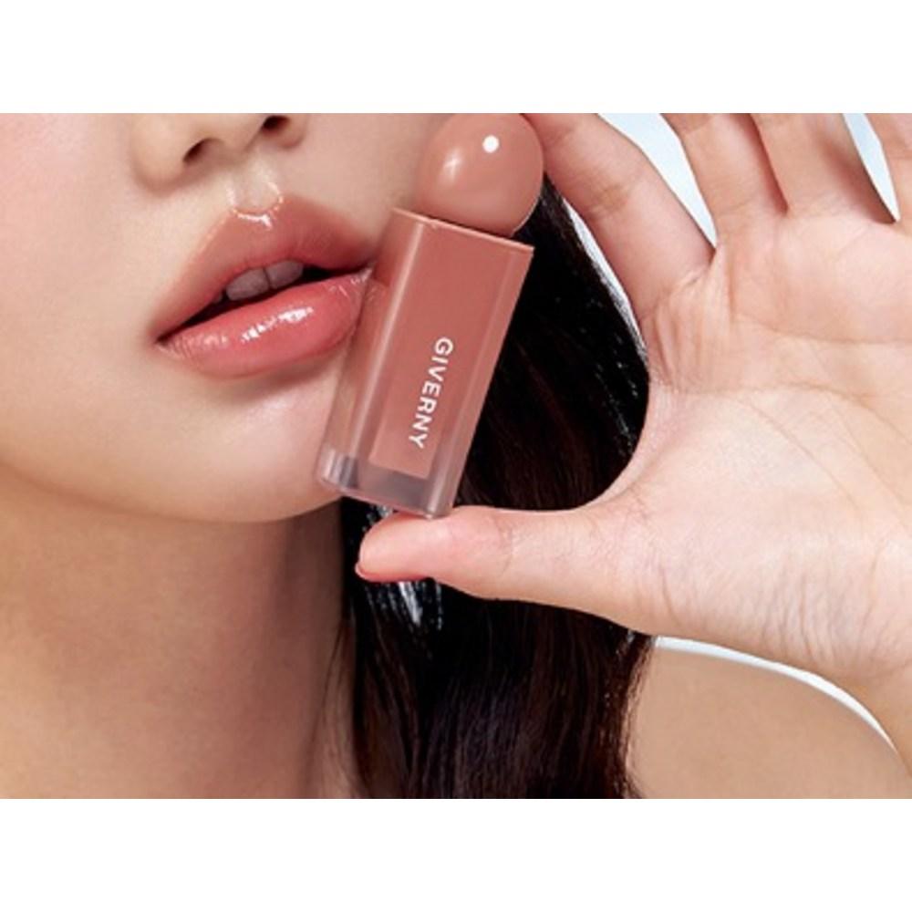 Giverny Тинт-помада Dewy Lip Glaze, 02 Mellow Beige, 4,9 г, 1 шт.