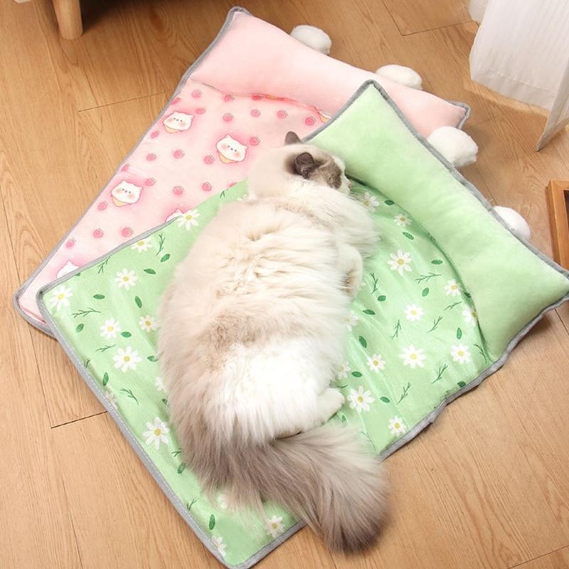 Lovely Pattern Pet Cooling Mat For Small Dog Cats Soft Ice Silk Fabric Bedding Machine Washable Nonslip Design Pet Bed