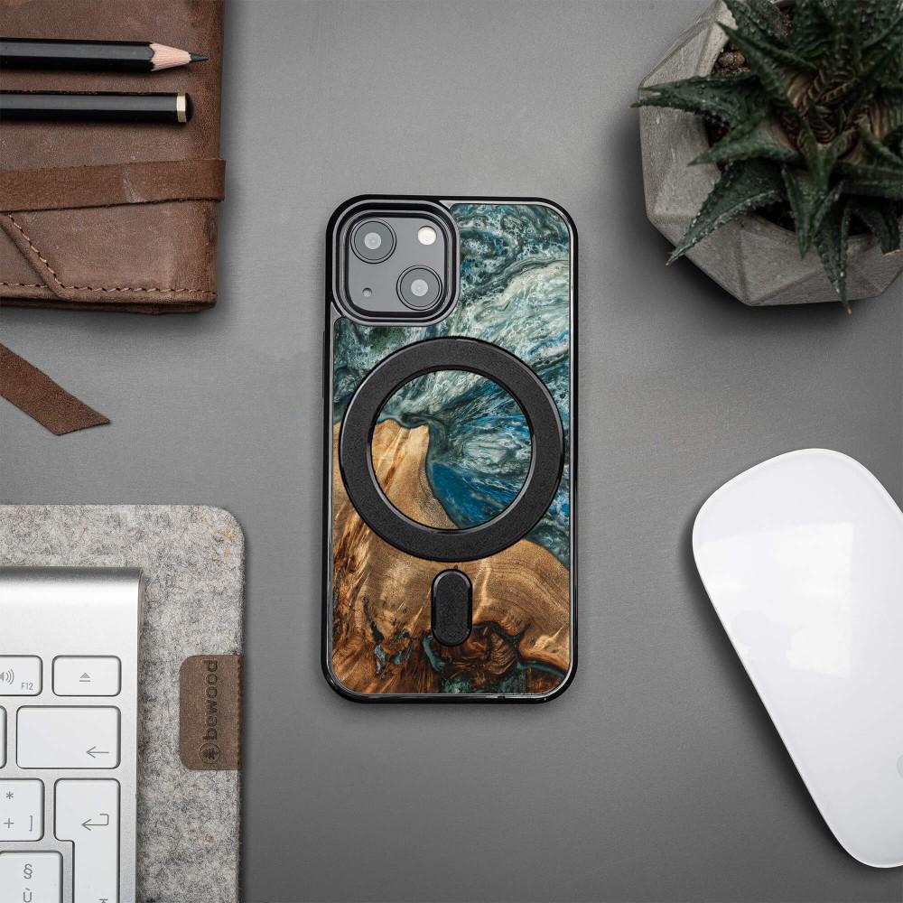 Bewood Unique Case for iPhone 13 Mini - Planets - Earth with MagSafe